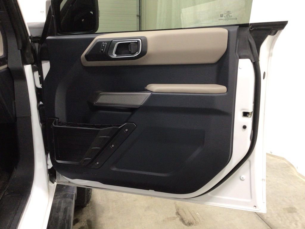 Used 2023 Ford Bronco Wildtrak AWD/4WD image 32