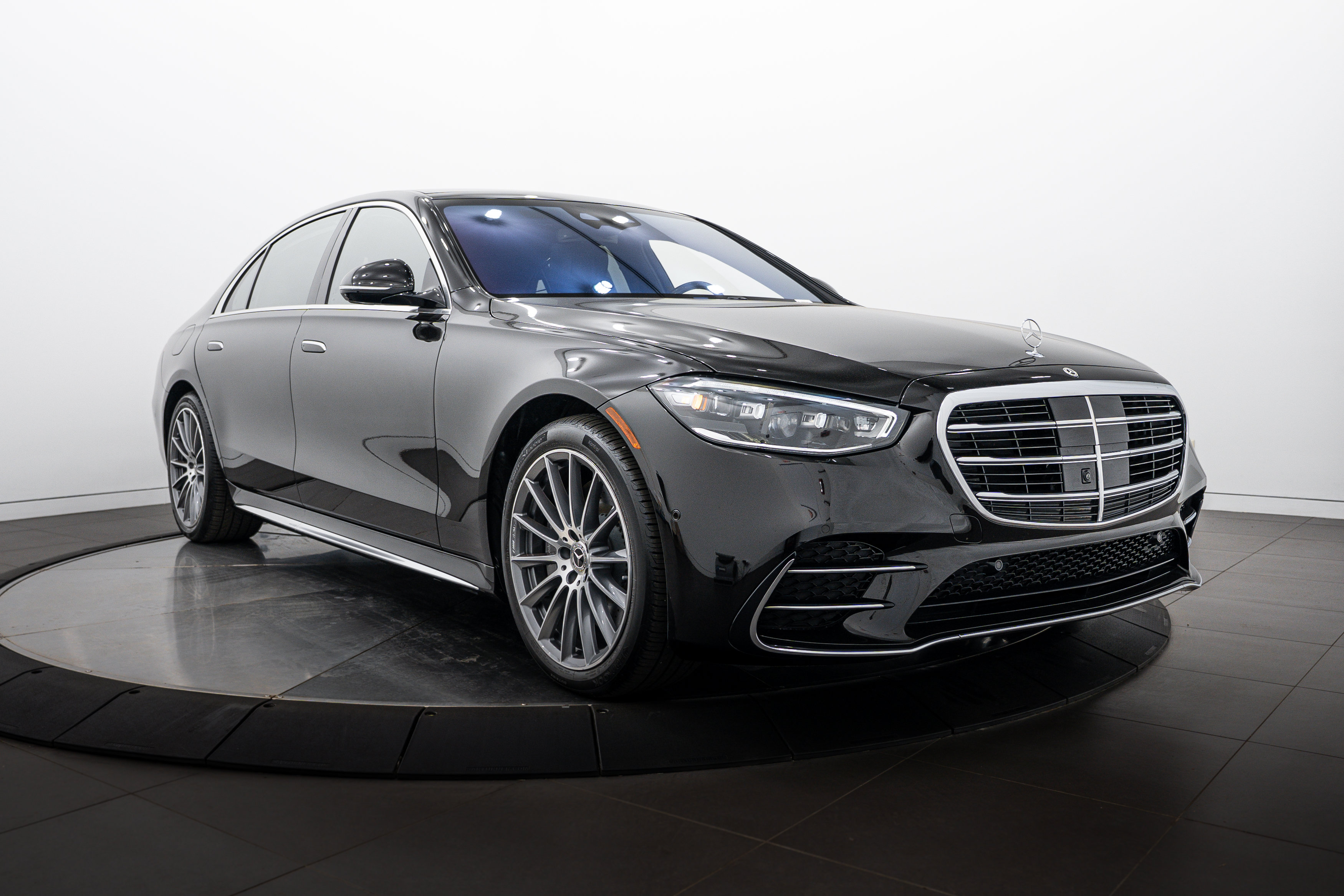 Used 2024 Mercedes-Benz S 580e 4MATIC Sedan image 10