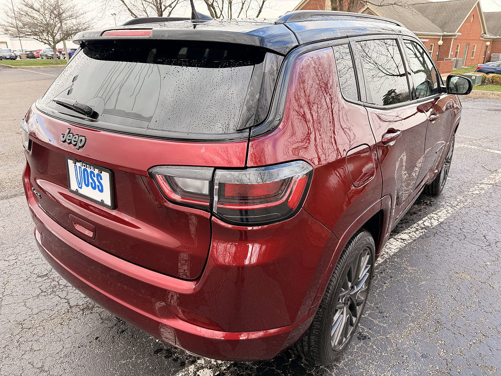Used 2022 Jeep Compass High Altitude AWD/4WD image 3