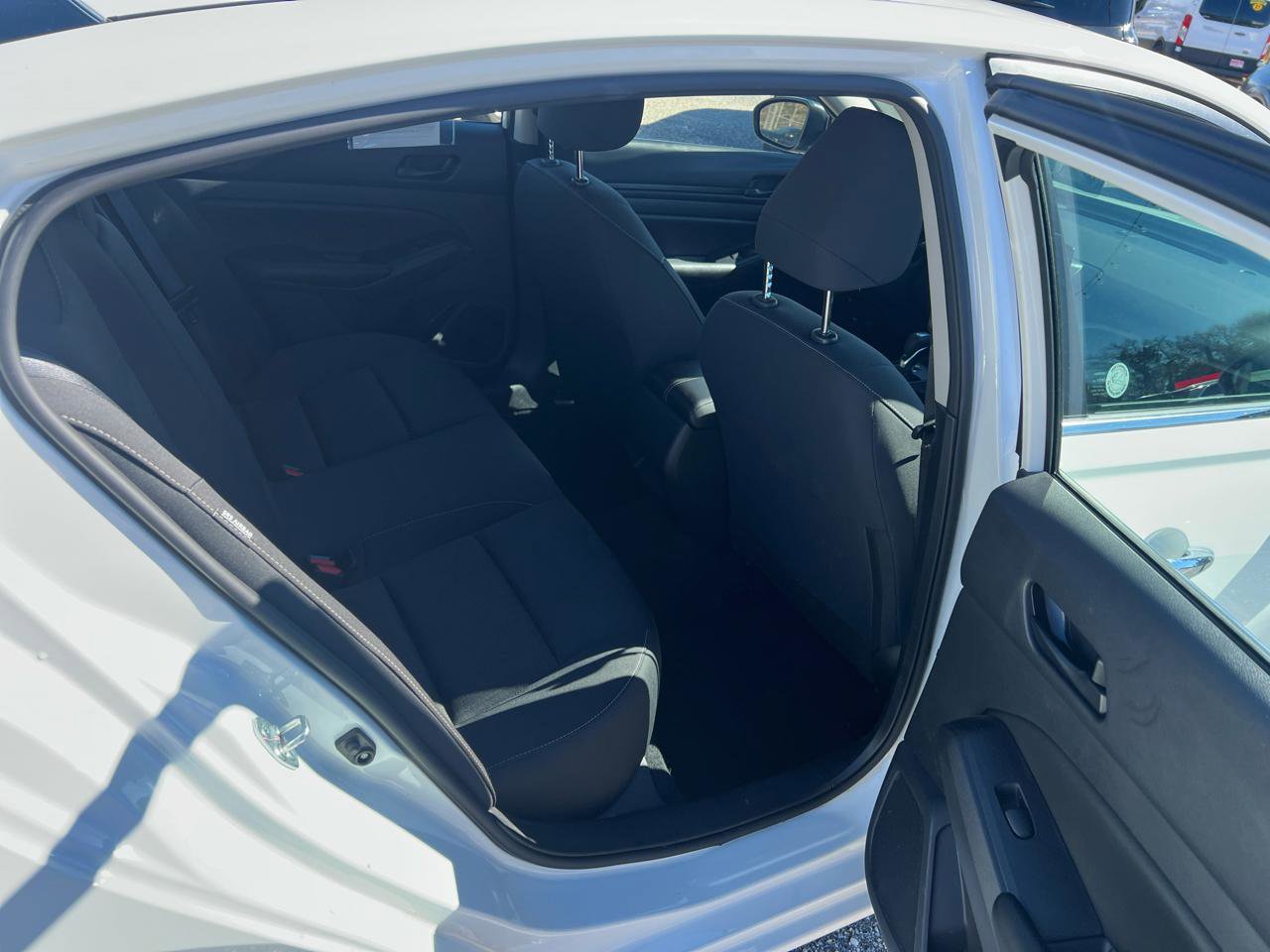 Used 2024 Nissan Altima 2.5 S FWD image 12