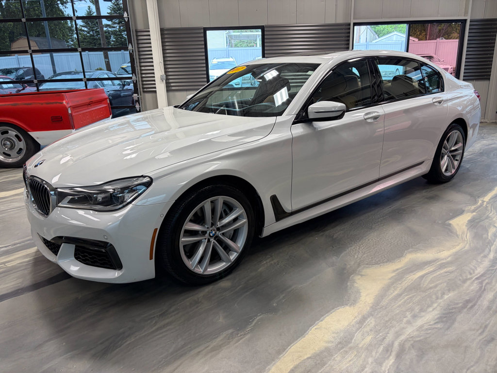 Used 2017 BMW 750i xDrive AWD/4WD image 38