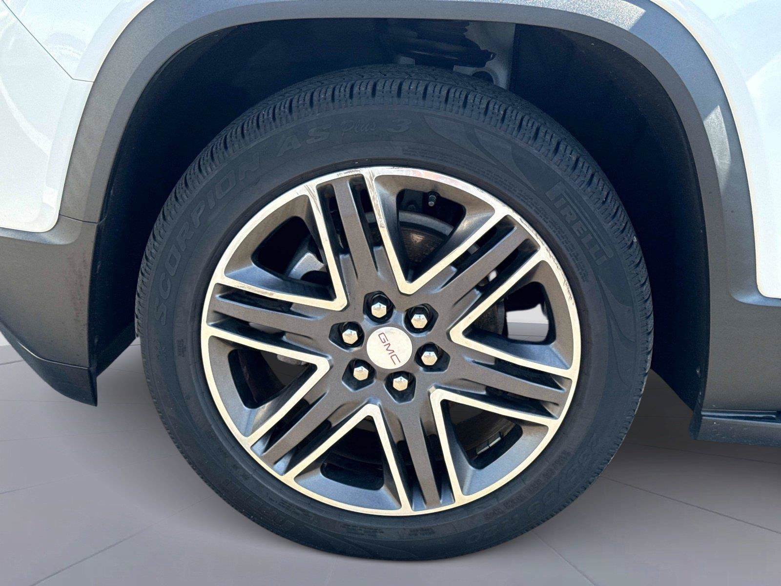 Used 2017 GMC Acadia SLT FWD image 11