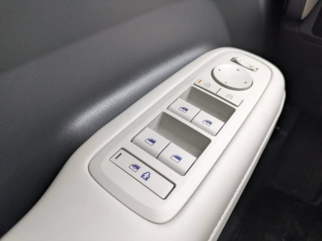 Certified 2025 Hyundai Santa Fe SEL FWD image 22