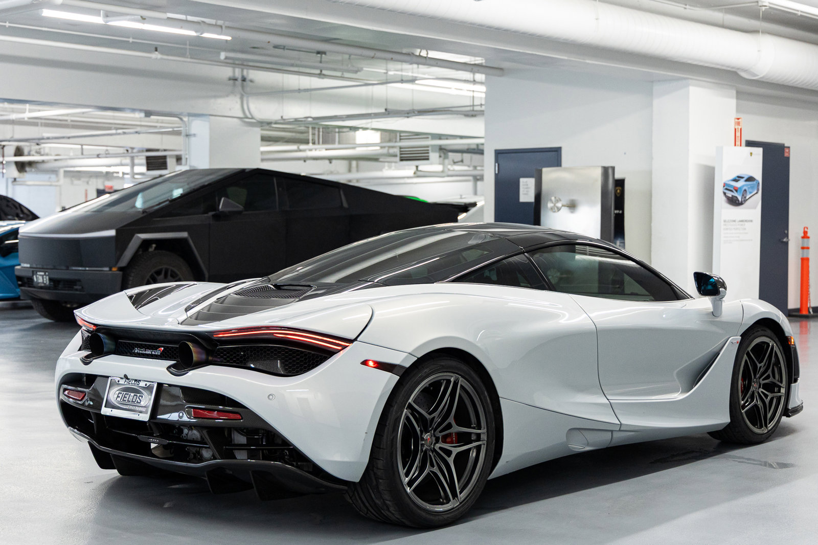 Used 2018 McLaren 720S image 7