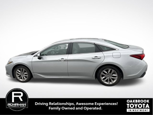 Certified 2019 Toyota Avalon XLE w/ Moonroof Package FWD image 2