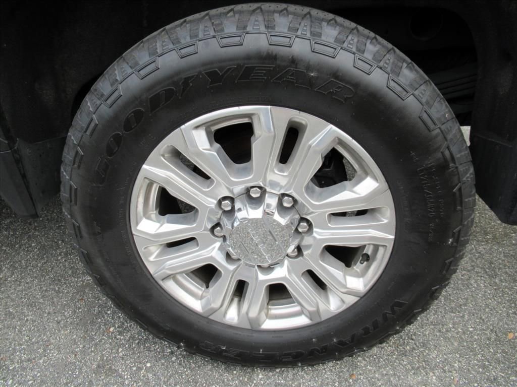 Used 2023 GMC Sierra 2500 Denali image 5