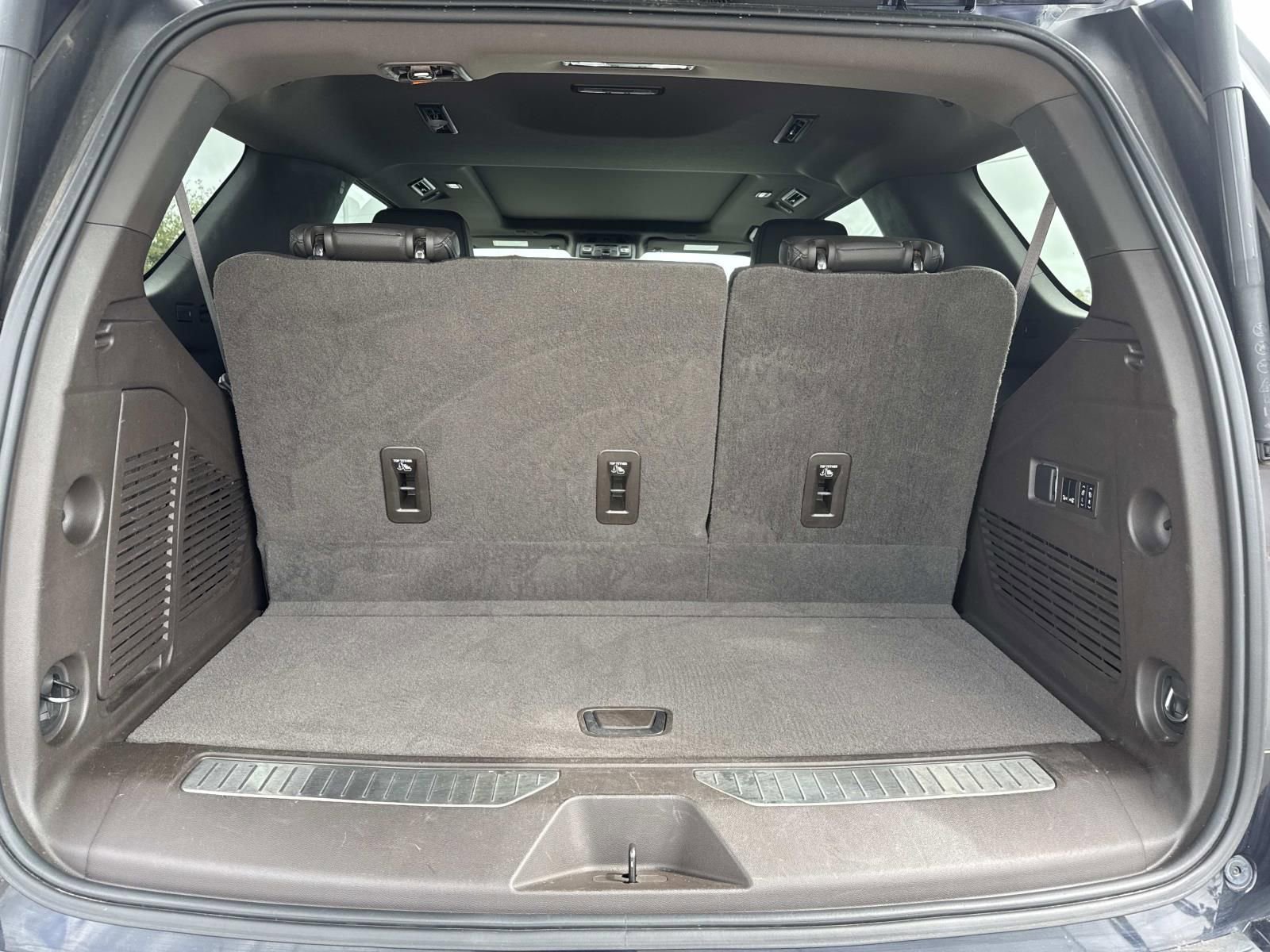 Used 2021 GMC Yukon Denali w/ Denali Premium Package image 10