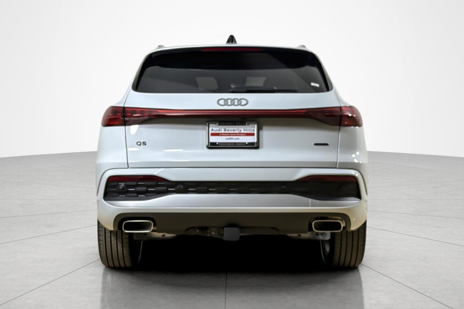 Used 2025 Audi Q5 Premium Plus w/ Premium Plus AWD/4WD image 4