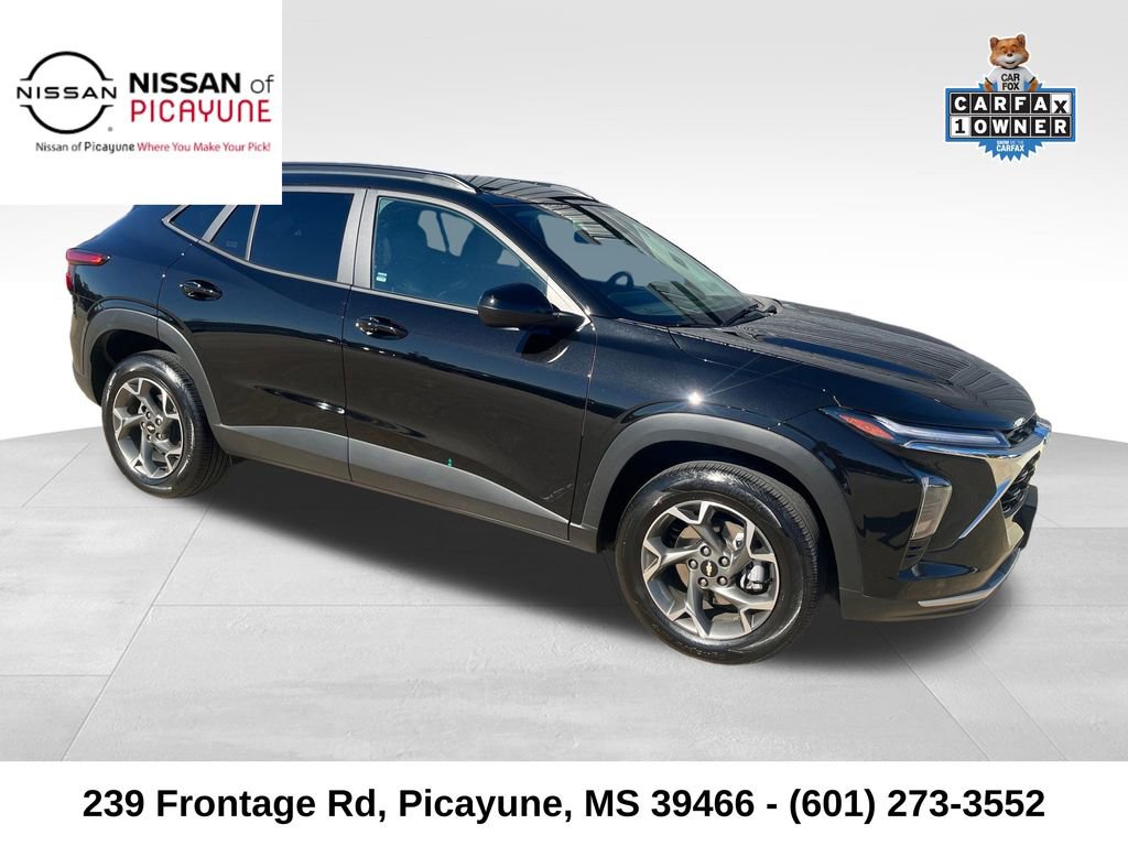 Used 2025 Chevrolet Trax LT w/ LT Convenience Package image 8