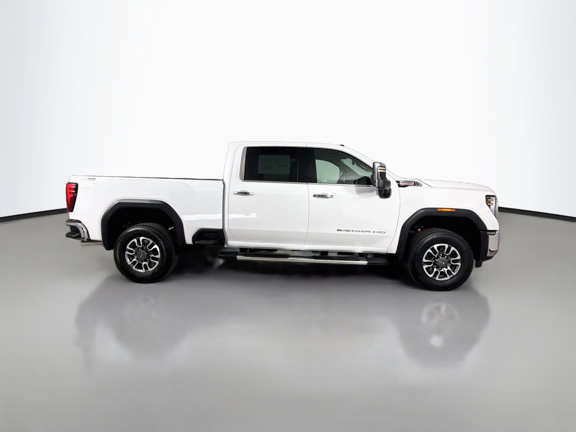 Used 2025 GMC Sierra 3500 SLT w/ SLT Premium Package AWD/4WD image 9