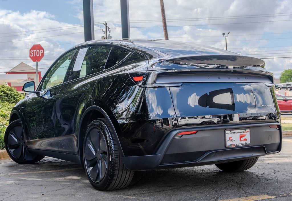 Used 2026 Tesla Model Y Long Range image 21