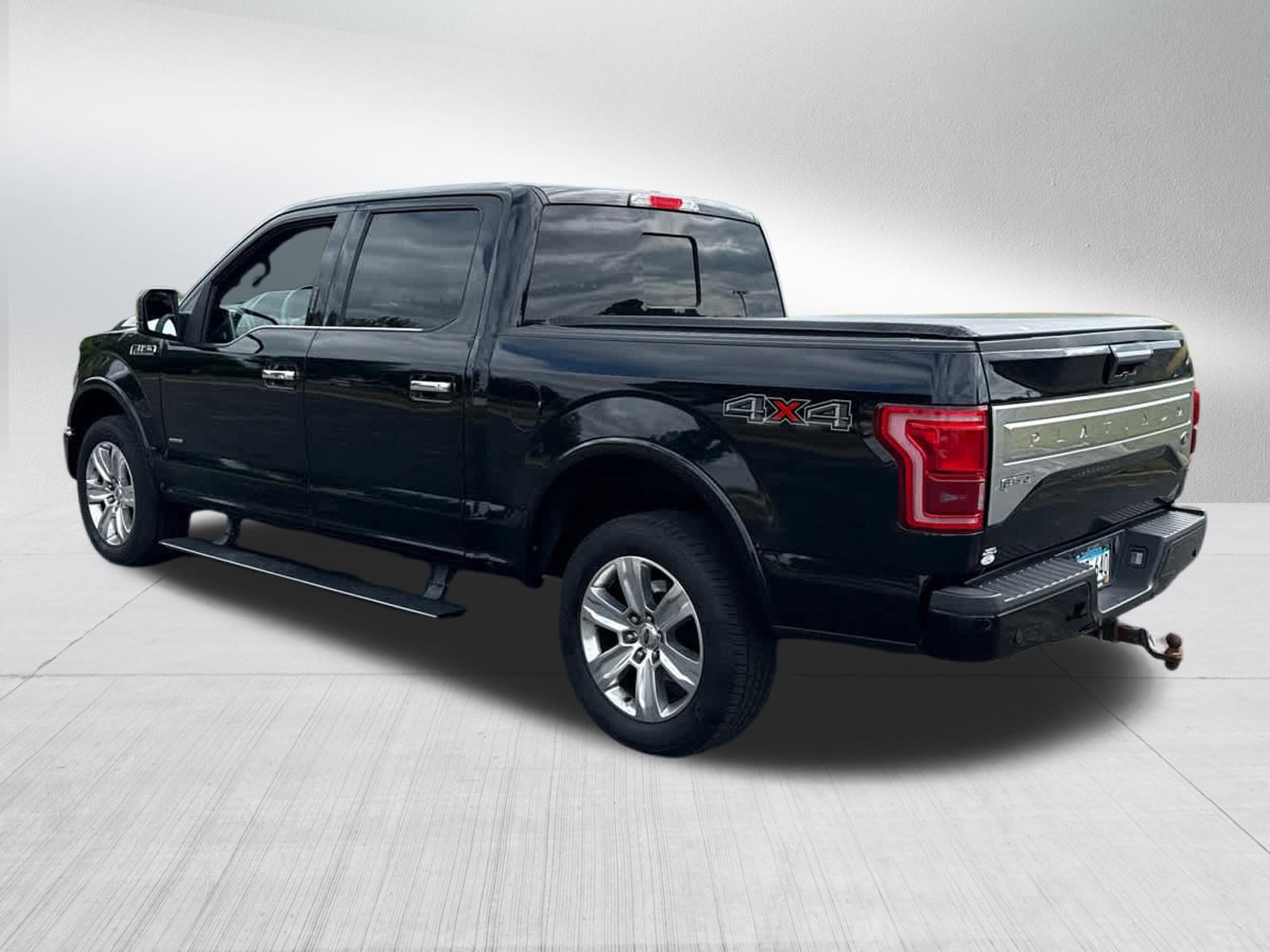 Used 2017 Ford F150 Platinum w/ Equipment Group 701A Luxury AWD/4WD image 8