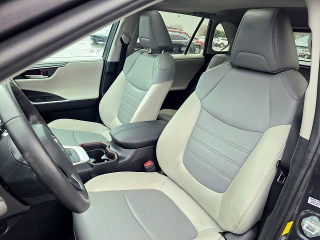 Used 2019 Toyota RAV4 Limited image 24
