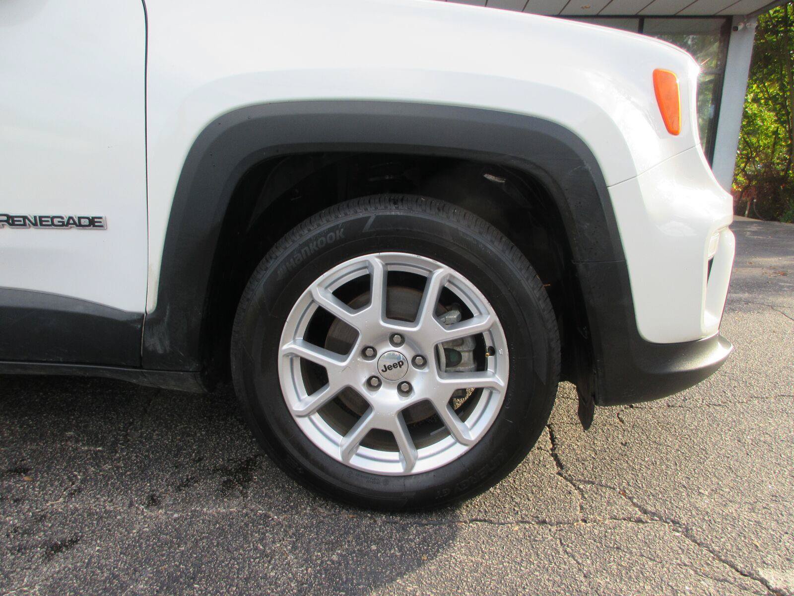 Used 2022 Jeep Renegade Sport w/ Sport Appearance Group FWD image 24