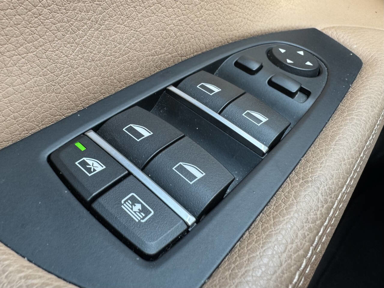 Used 2015 BMW 740i image 16