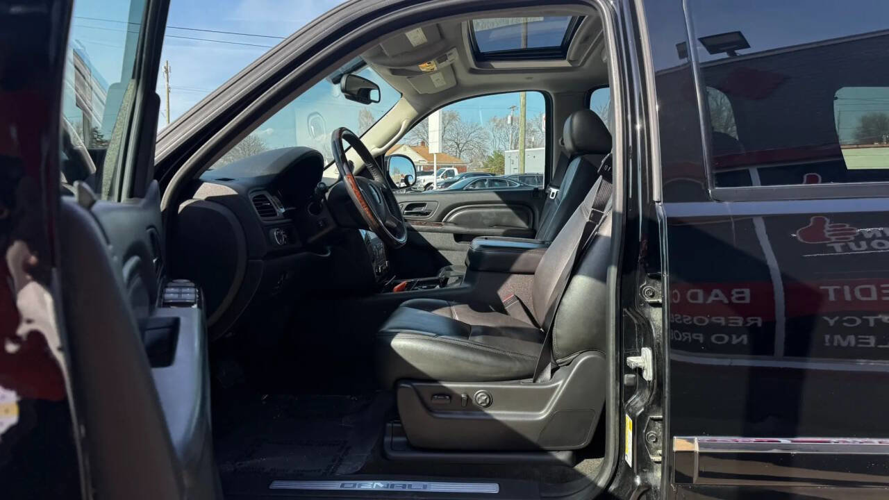 Used 2013 GMC Yukon Denali AWD/4WD image 11