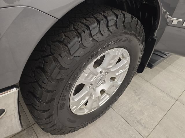 Used 2019 Nissan Titan SV AWD/4WD image 37