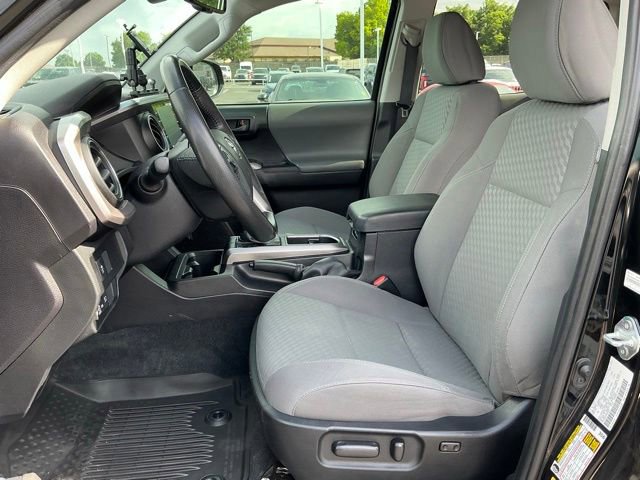 Used 2022 Toyota Tacoma SR5 w/ Technology Package AWD/4WD image 14