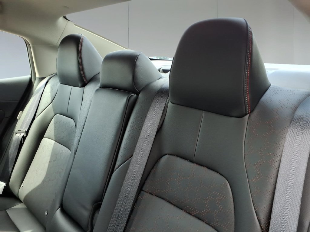 New 2026 Nissan Sentra SR w/ SR Premium Package FWD image 11