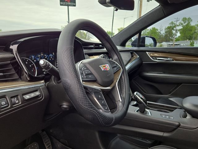 Used 2017 Cadillac XT5 Platinum AWD/4WD image 26
