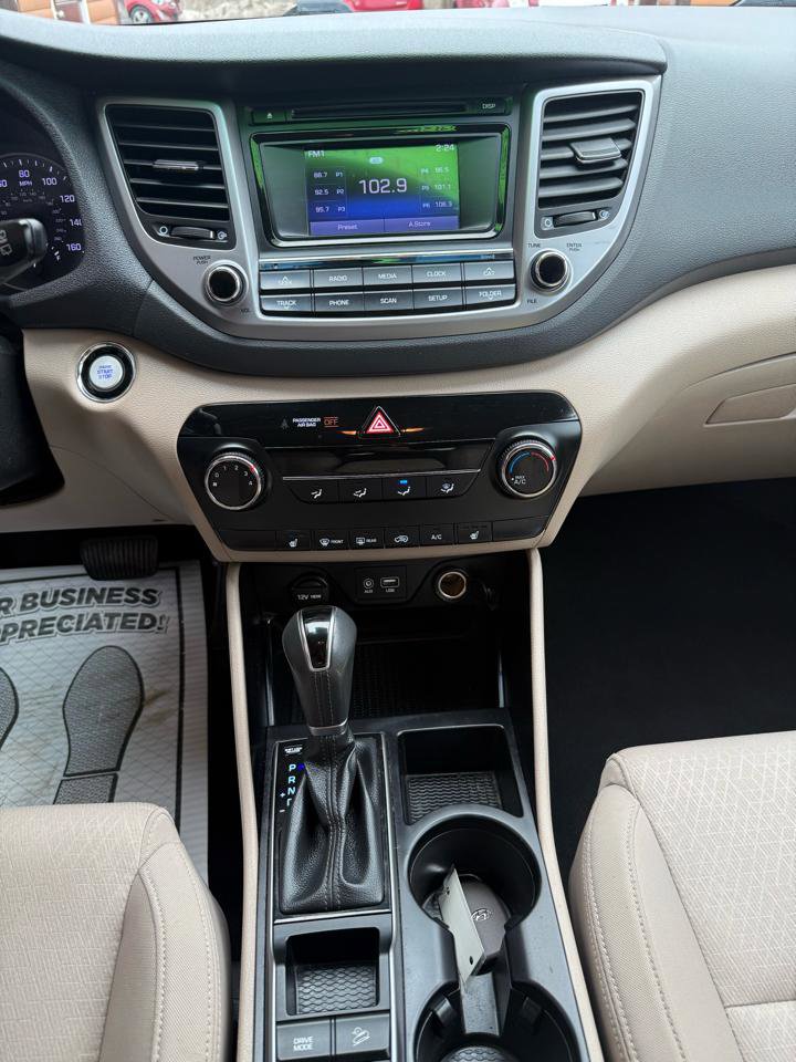 Used 2016 Hyundai Tucson Sport image 9