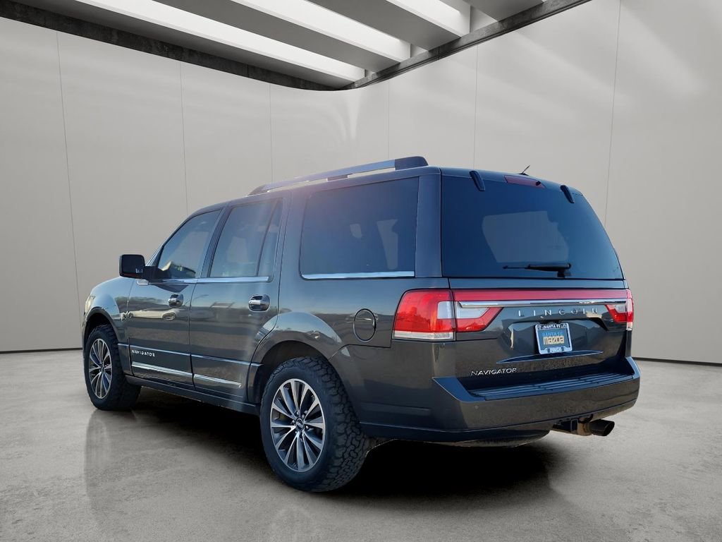 Used 2017 Lincoln Navigator Select image 9
