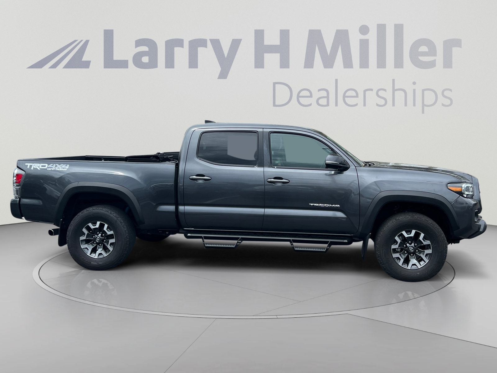 Used 2021 Toyota Tacoma TRD Off-Road w/ TRD Premium Off Road Package AWD/4WD image 6