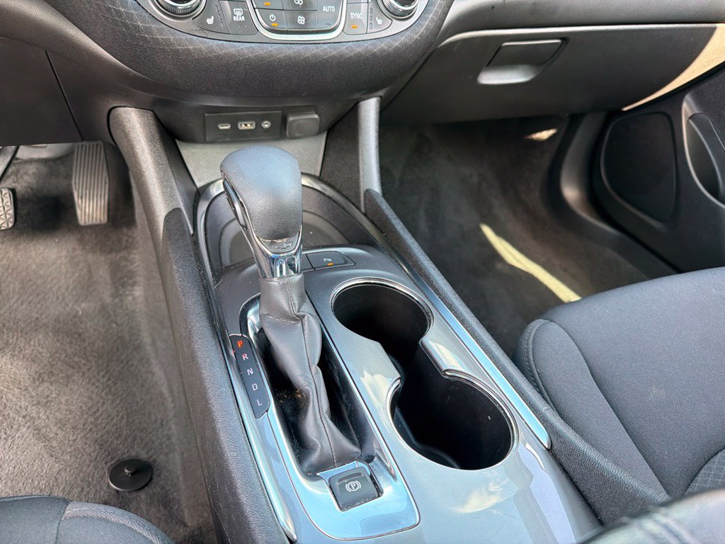 Used 2025 Chevrolet Malibu LT FWD image 14