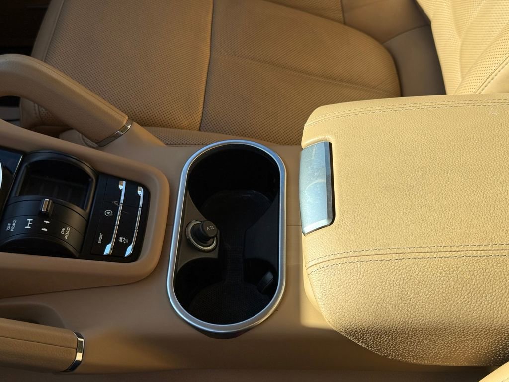 Used 2017 Porsche Cayenne Platinum Edition image 28