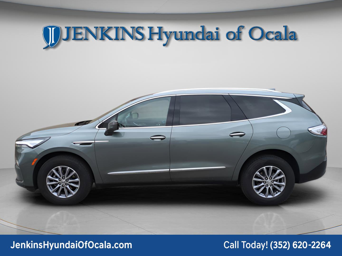 Used 2024 Buick Enclave Essence w/ Technology Package image 6