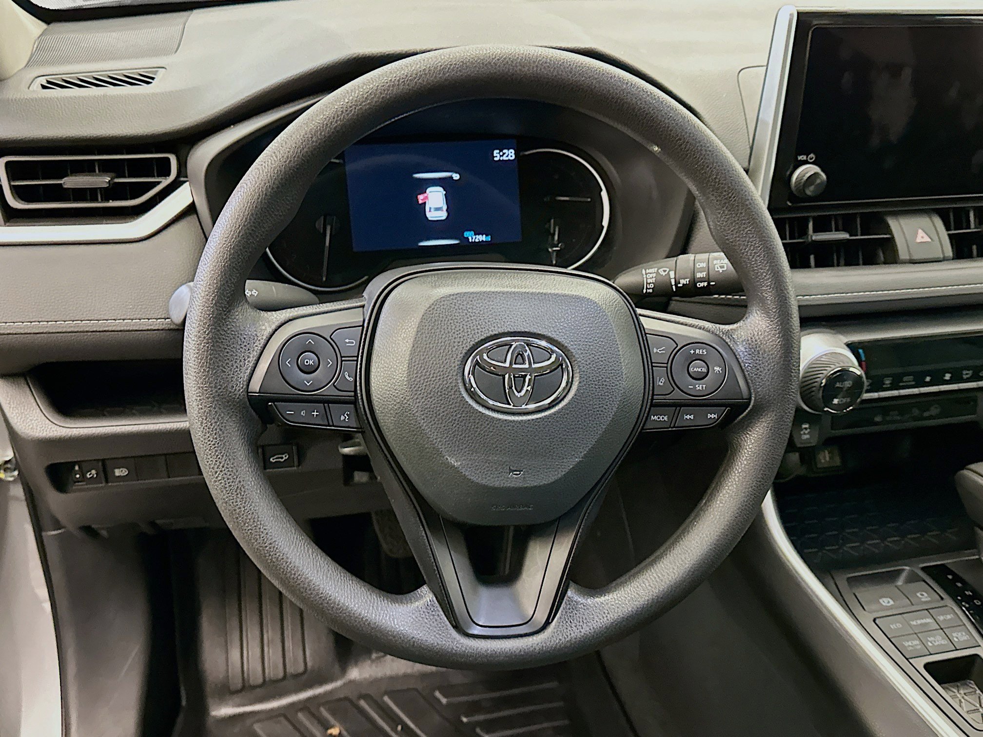 Used 2025 Toyota RAV4 XLE image 18