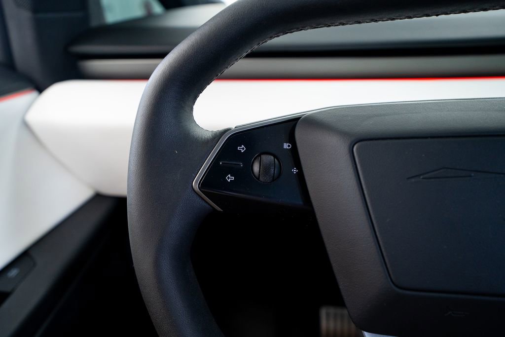 Used 2024 Tesla Cybertruck AWD Crew Cab image 24