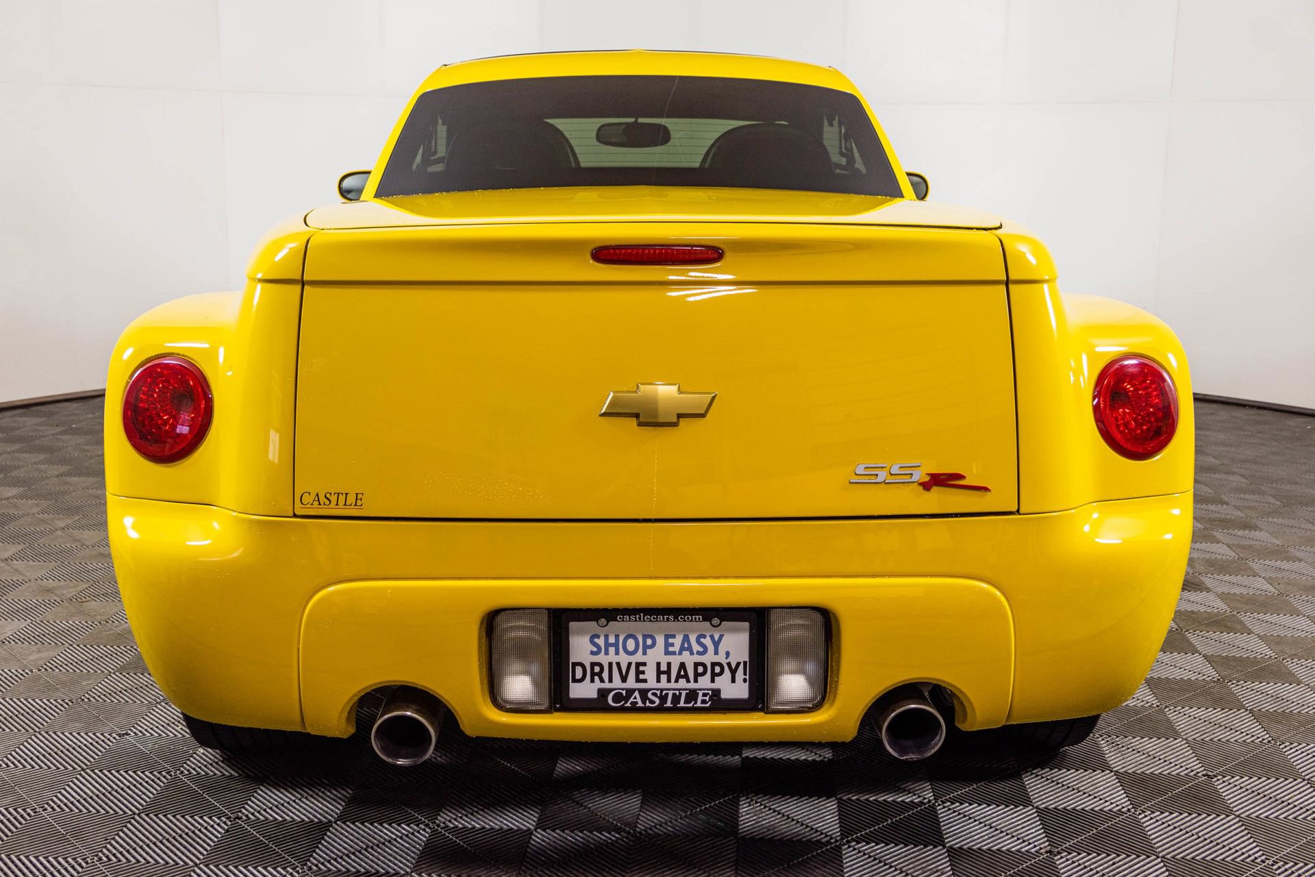 Used 2004 Chevrolet SSR w/ Preferred Equipment Group RWD image 17