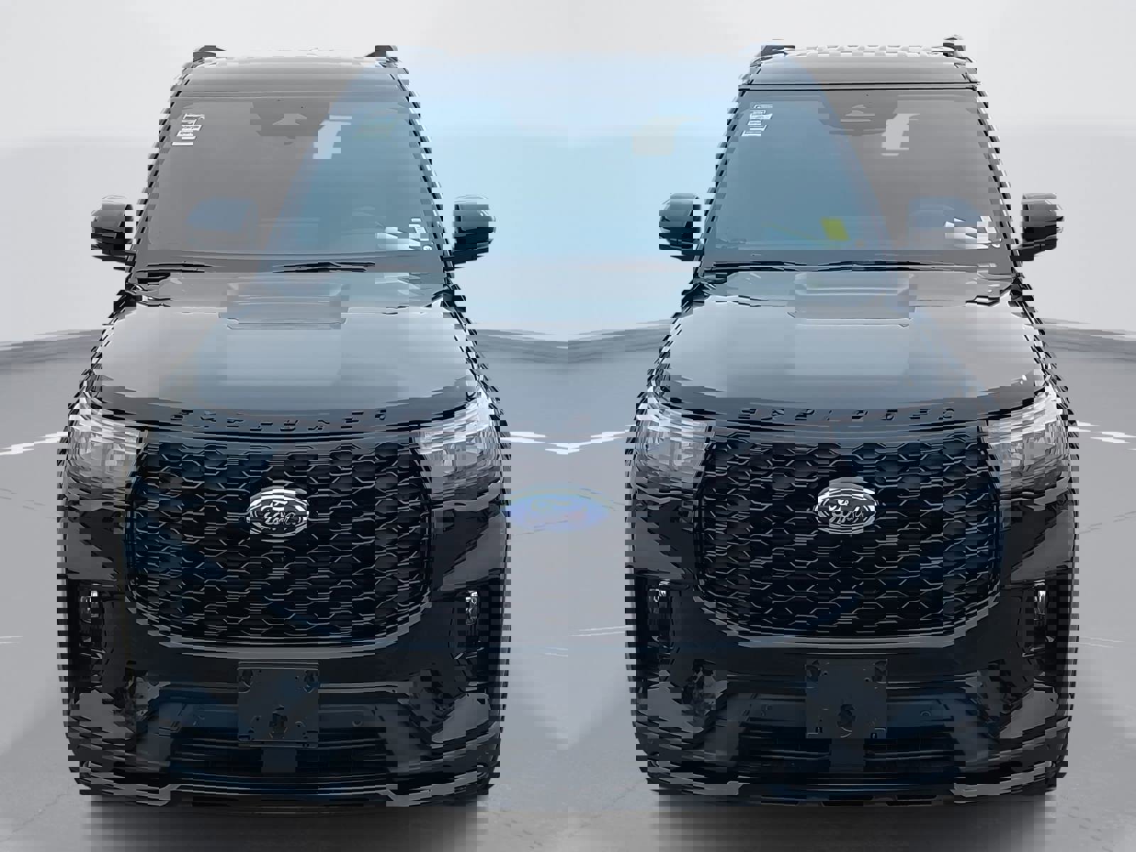 Used 2025 Ford Explorer ST-Line w/ Premium Package image 2