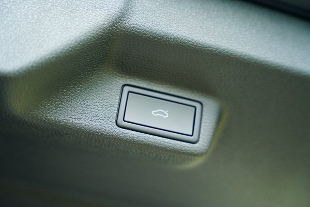 New 2025 Volkswagen ID. Buzz Pro S image 29