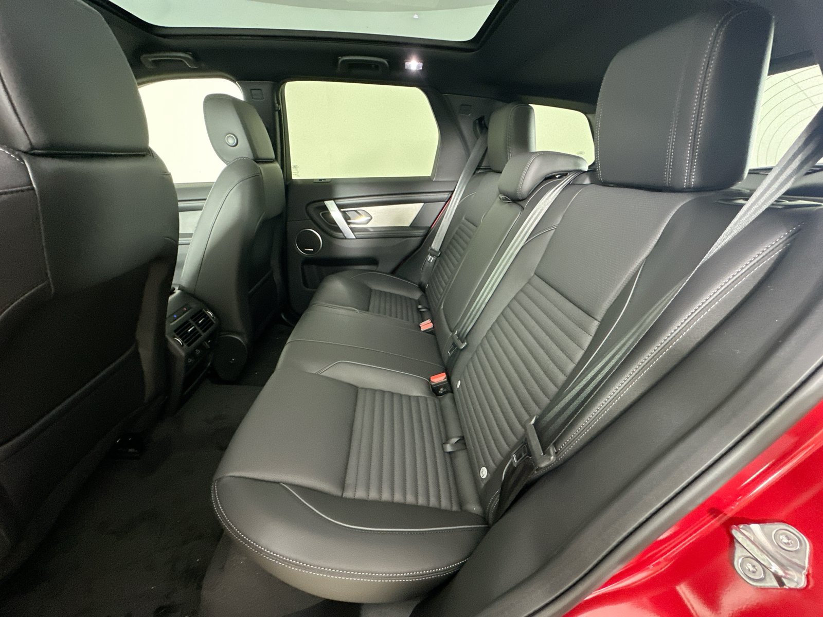 New 2026 Land Rover Discovery Sport Landmark AWD/4WD image 37