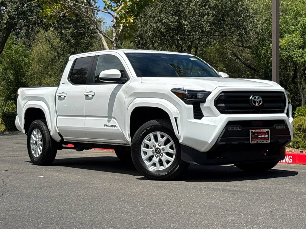Used 2024 Toyota Tacoma SR5 AWD/4WD video 2