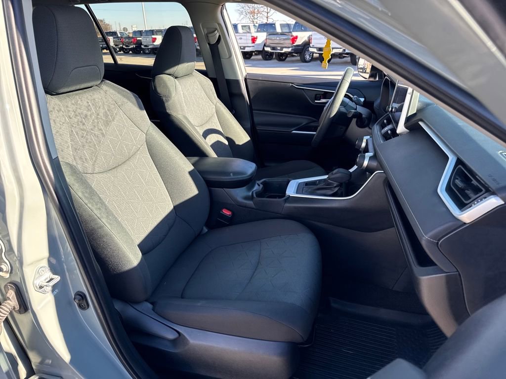Used 2023 Toyota RAV4 XLE w/ Convenience Package image 14