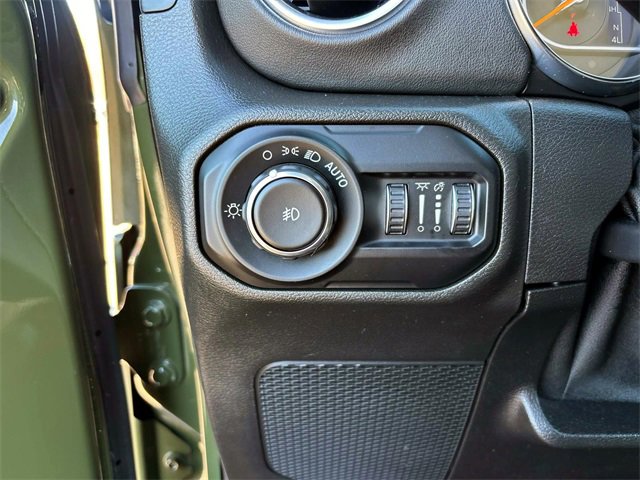 Used 2021 Jeep Wrangler Unlimited Sahara image 18