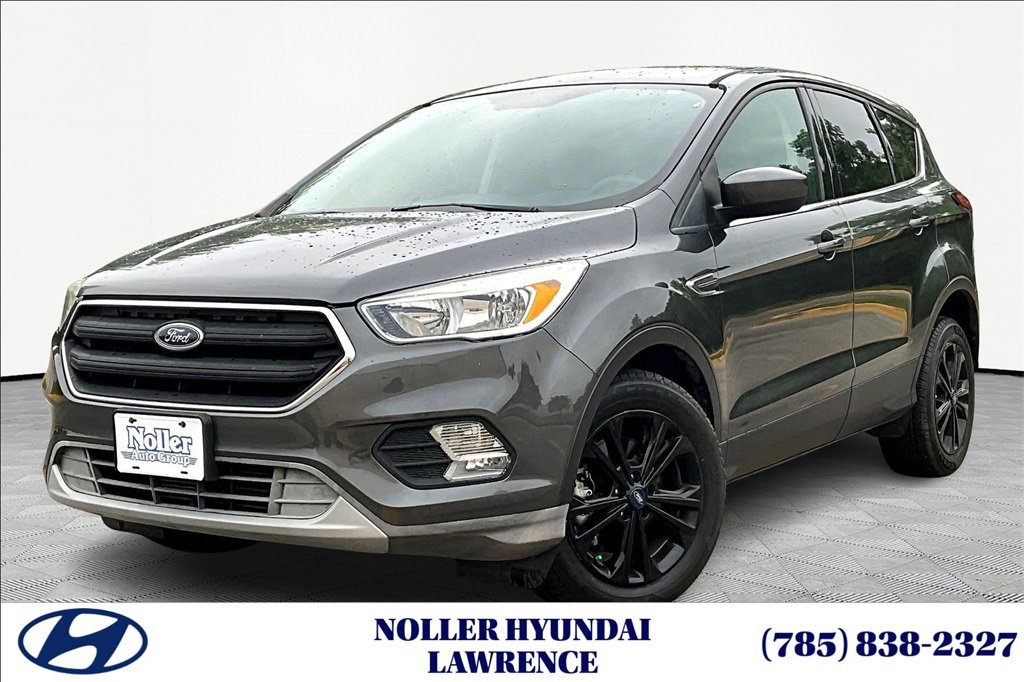 Used 2019 Ford Escape SE image 1