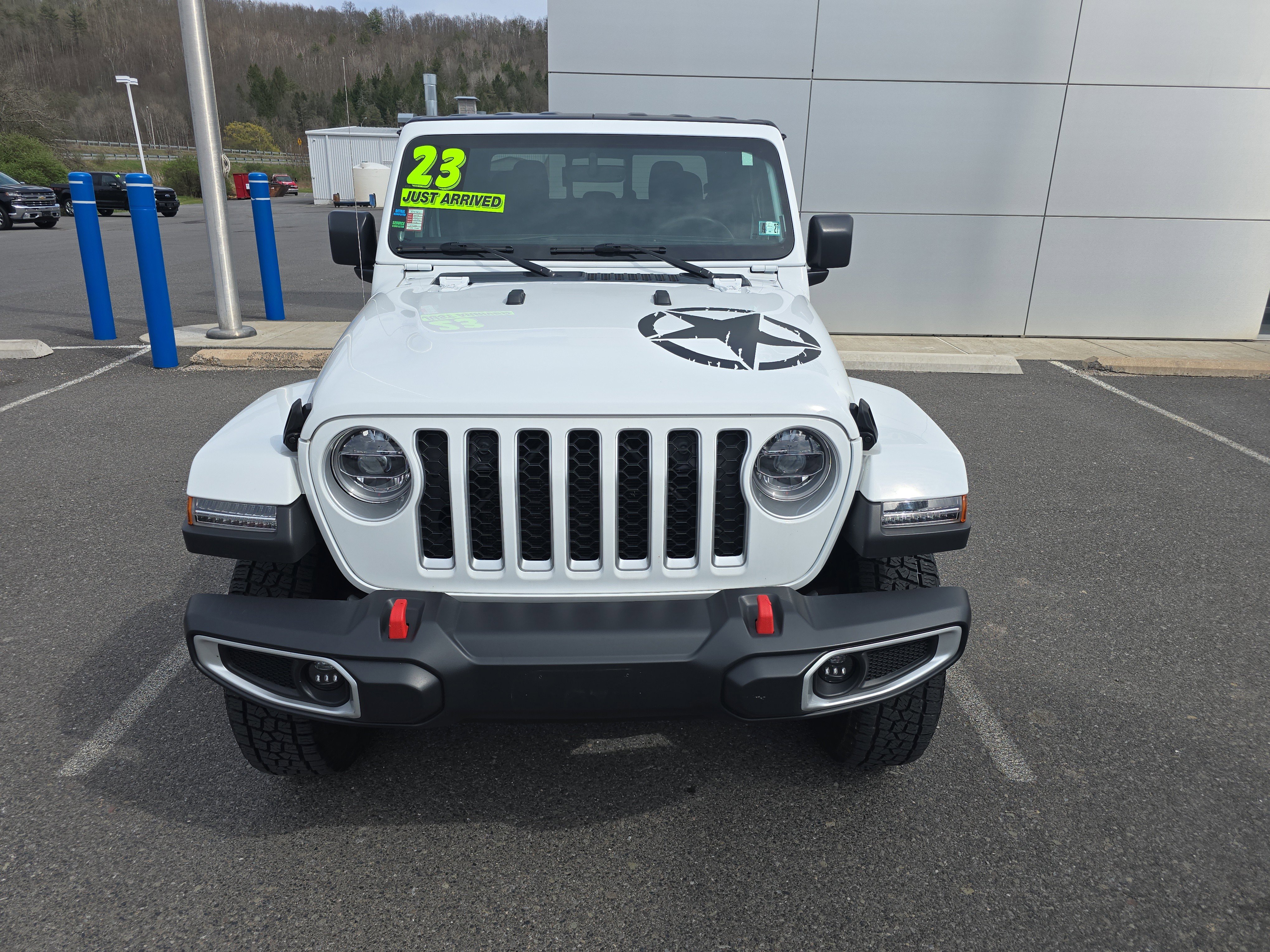 Used 2023 Jeep Gladiator Overland w/ Cold Weather Group image 9