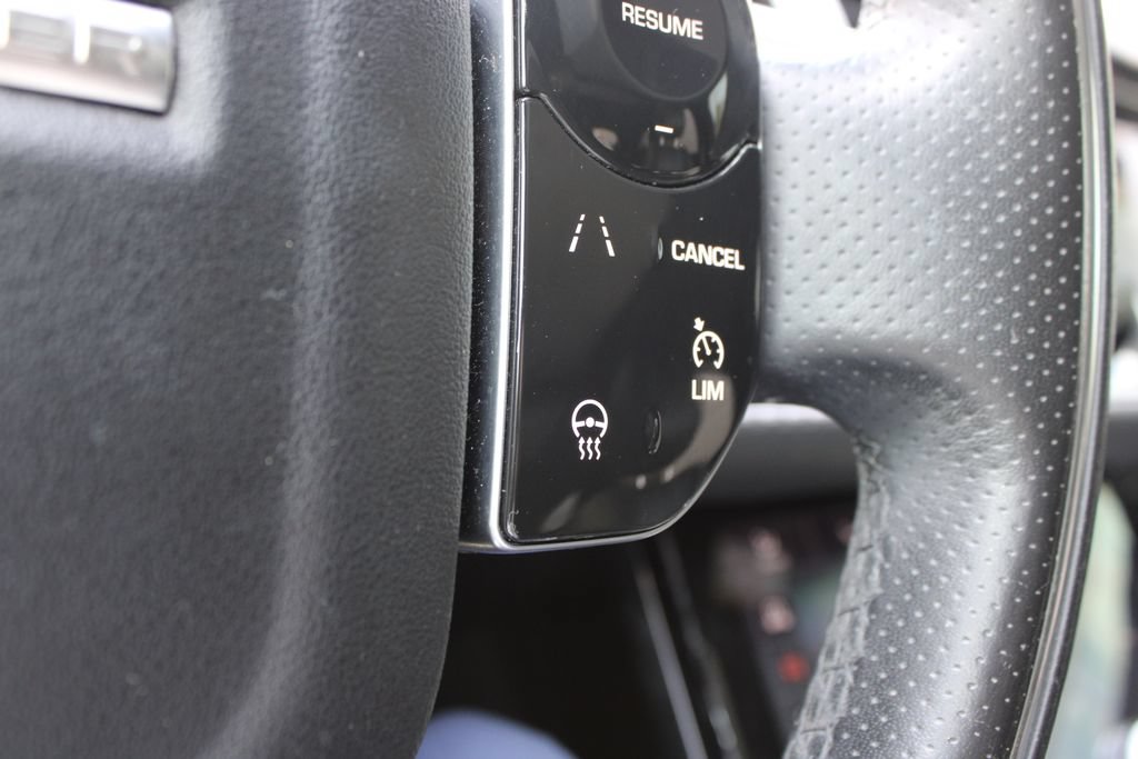 Used 2018 Land Rover Range Rover Velar R-Dynamic SE AWD/4WD image 17