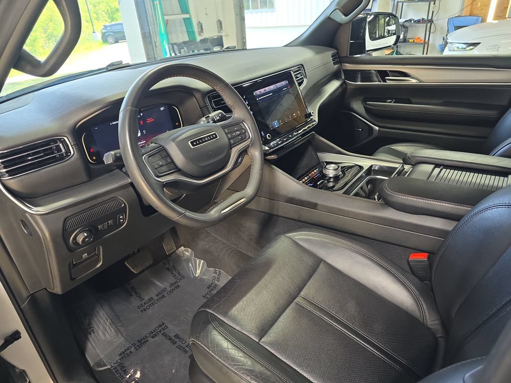 Used 2024 Jeep Wagoneer Series II AWD/4WD image 18