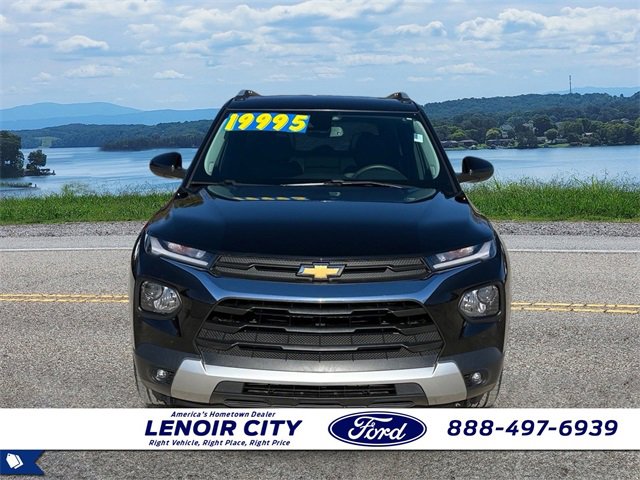 Used 2021 Chevrolet TrailBlazer LT w/ Sun and Liftgate Package image 2