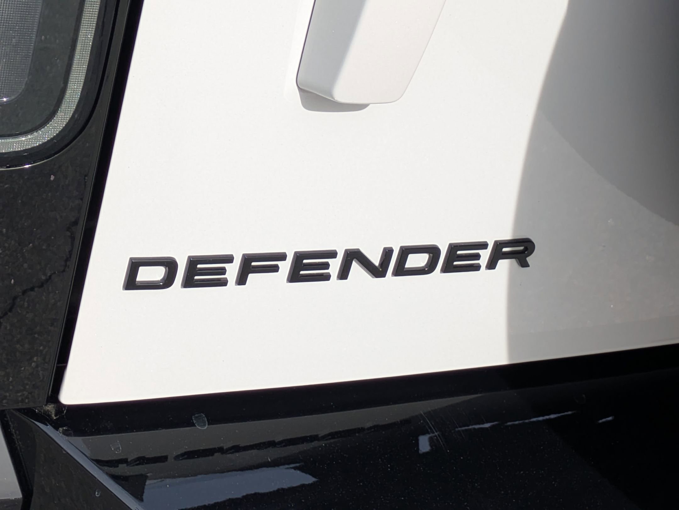 New 2026 Land Rover Defender 110 X-Dynamic SE image 34