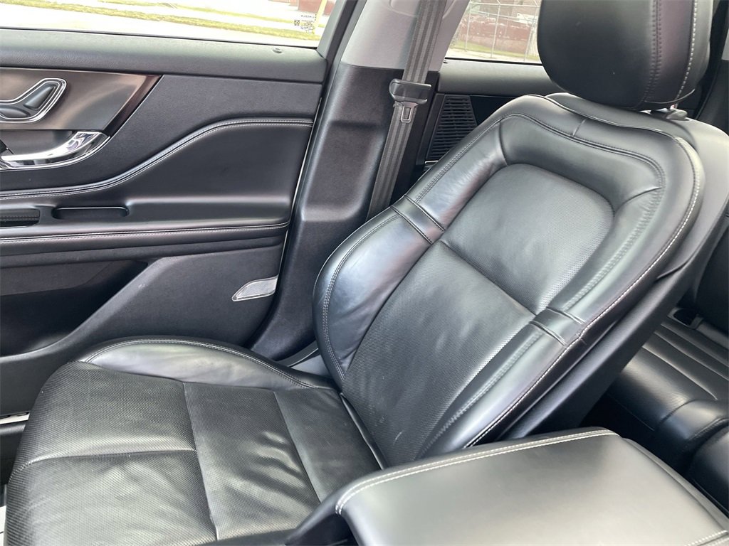 Used 2020 Lincoln Corsair AWD w/ Premium Package image 14