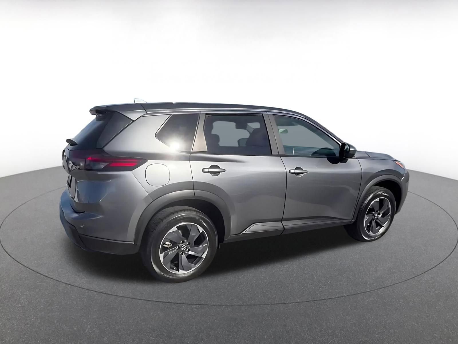 Used 2025 Nissan Rogue SV image 15