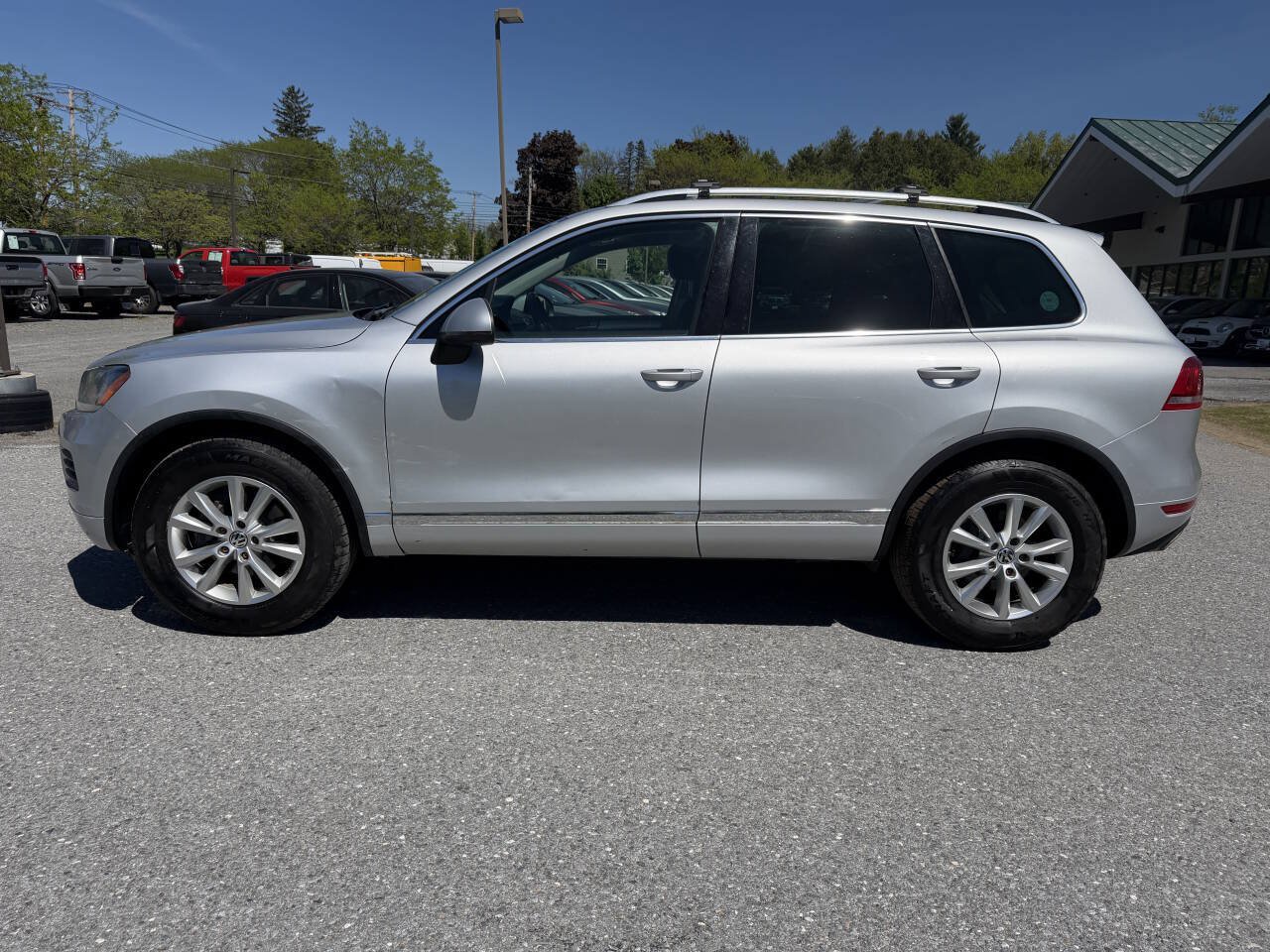 Used 2013 Volkswagen Touareg Sport AWD/4WD image 2