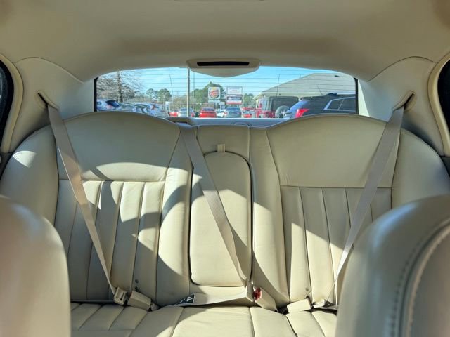 Used 2003 Lincoln Town Car Signature image 24