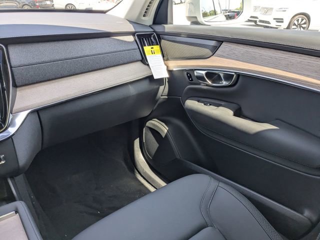 Certified 2025 Volvo XC90 B6 Plus w/ Protection Package Premier image 22